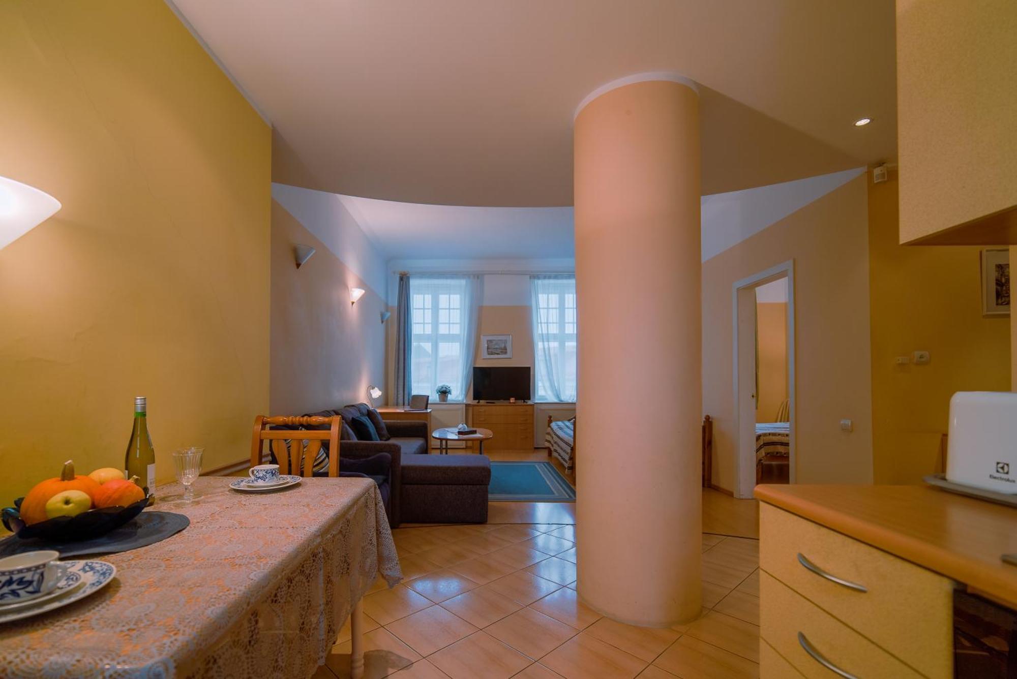 Romeo Family Apartments Tallinn Buitenkant foto