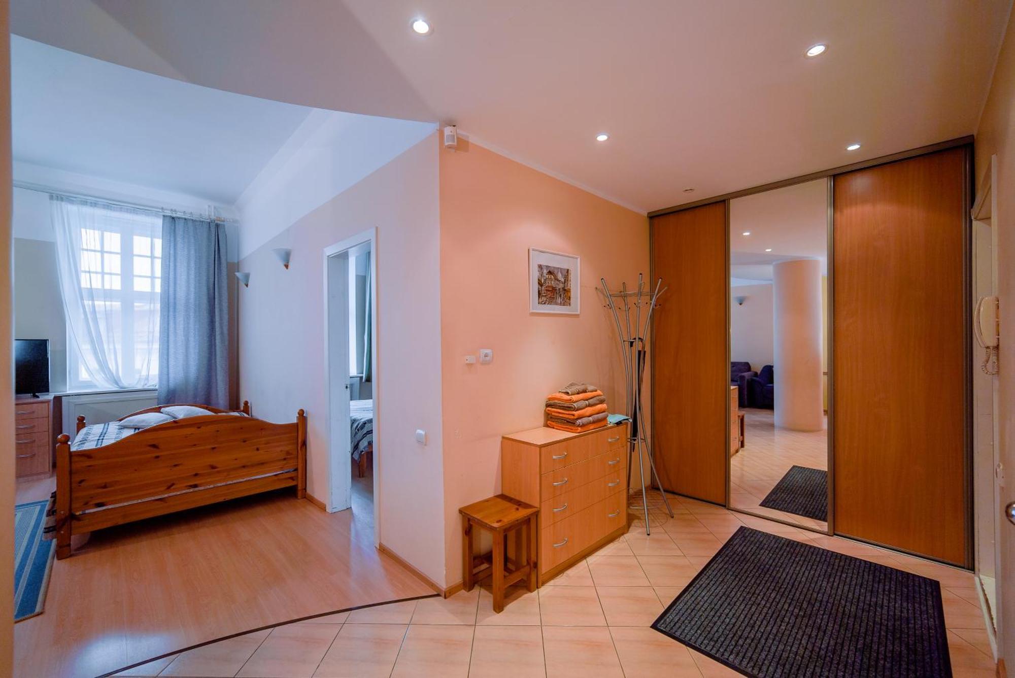 Romeo Family Apartments Tallinn Buitenkant foto