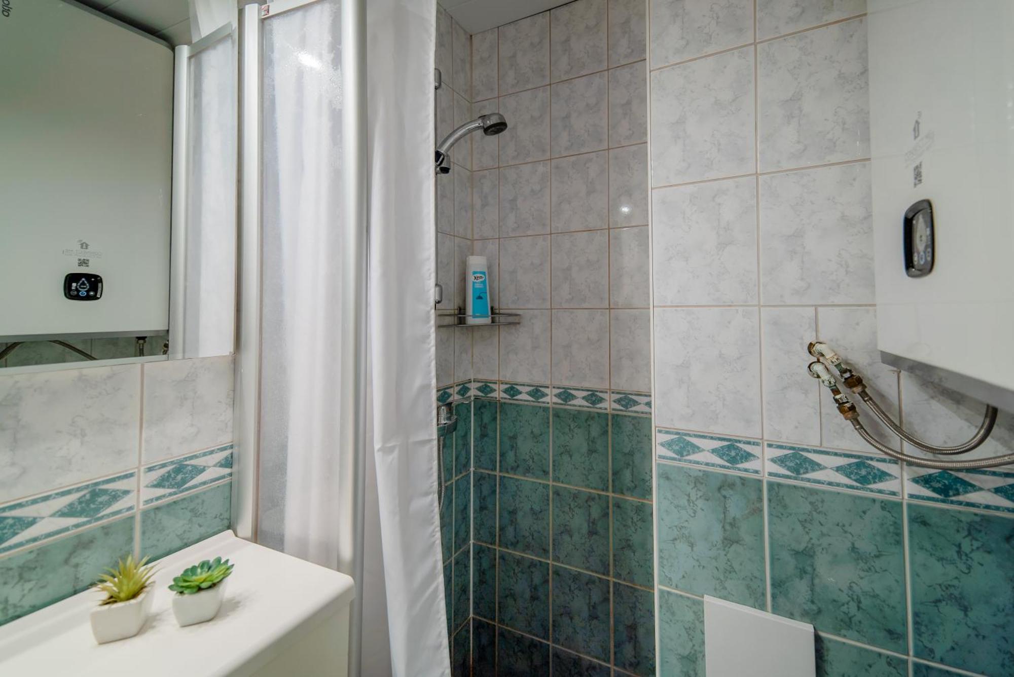 Romeo Family Apartments Tallinn Buitenkant foto